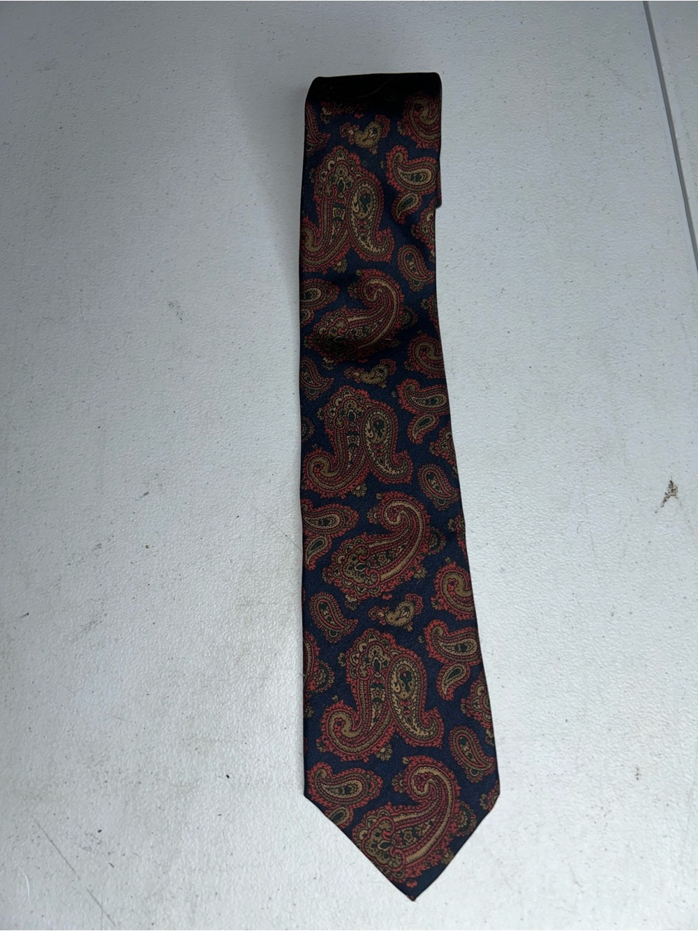 Vintage Brooks Brothers All Silk Paisley Tie Blue Red Paisley 57 In Length 3.25W